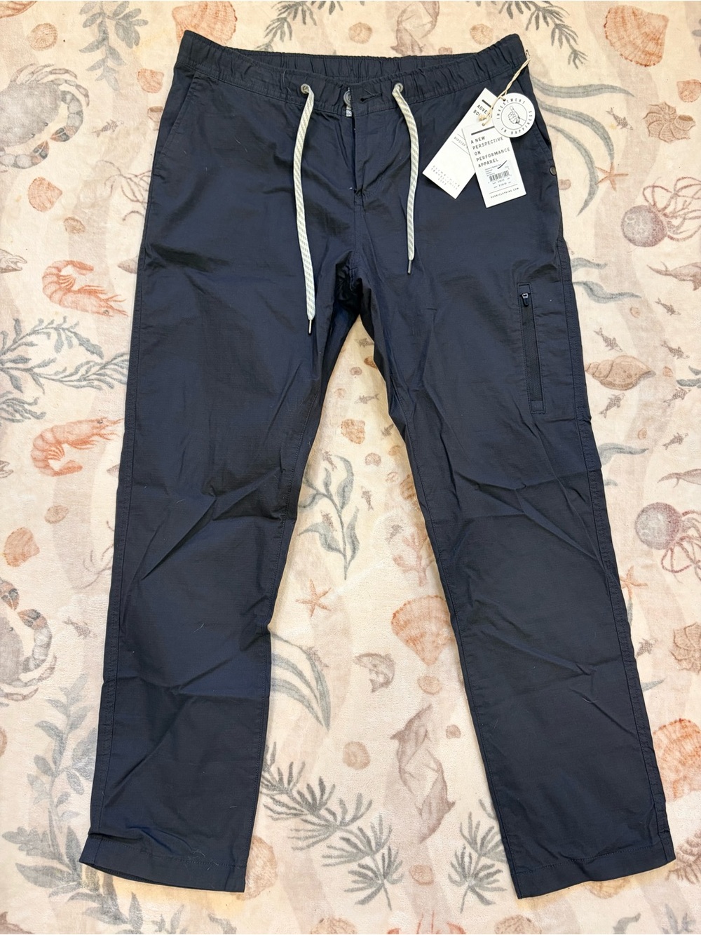 Vuori Navy Drawstring Cargo Joggers